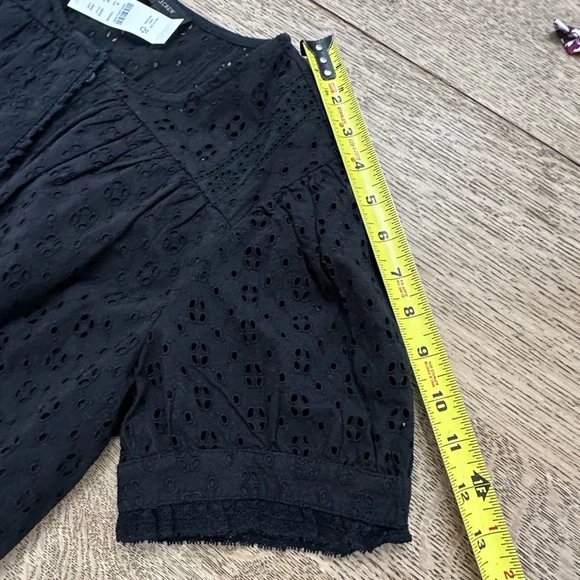 J. Crew NWT Eyelet Cropped Top Blouse Lace Covered Buttons BLACK medium - Picture 12 of 16